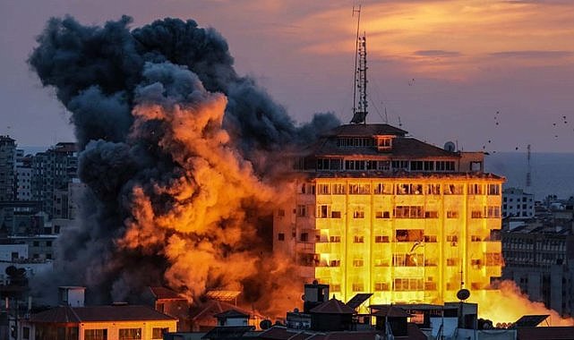 Gazze'ye saldırılar gece boyunca sürdü