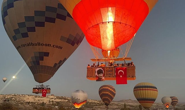 Gökyüzü cumhuriyeti kutladı