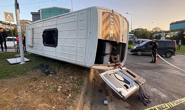 Halk otobüsü ile işçi servisi çarpıştı