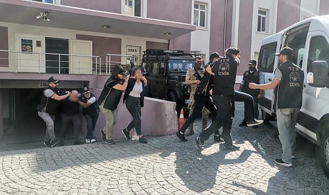 HDP İzmir eş başkanları ve ilçe başkanı adliyede