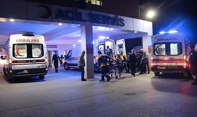 İşçileri taşıyan servis devrildi