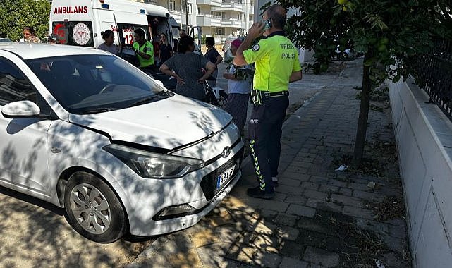 Otomobili ile kardeşine çarptı  