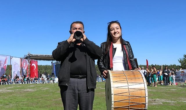 Zurnacı babanın davulcu kızı  