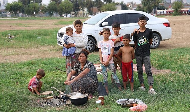 8 çocukla sokakta kaldılar