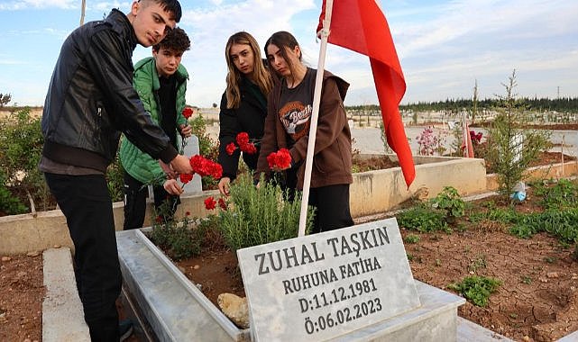   Depremde ölen Zuhal öğretmeni andılar