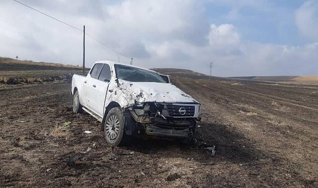 Diyarbakır’da otomobil tarlaya uçtu