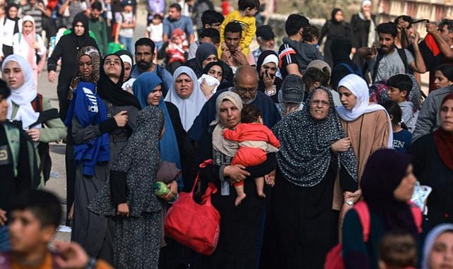 İsrail'in zorla göç ettirdiği Gazzeliler çile yolundan geçiyor