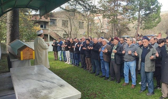 Dere kenarında ölü bulundu  