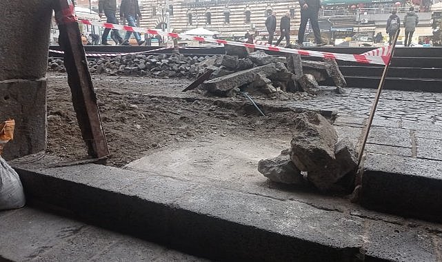 Diyarbakır'da tarihi Ulu Cami'de kazı tahribatına suç duyurusu