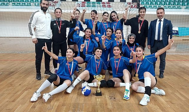 Diyarbakır Spor Lisesi 3 kategoride şampiyon