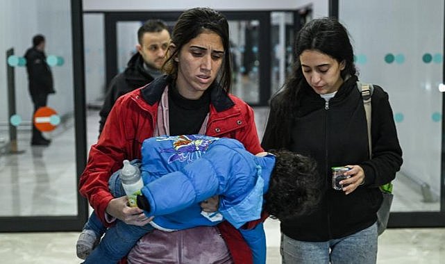 Tahliye edilen Türk vatandaşları İstanbul'a ulaştı