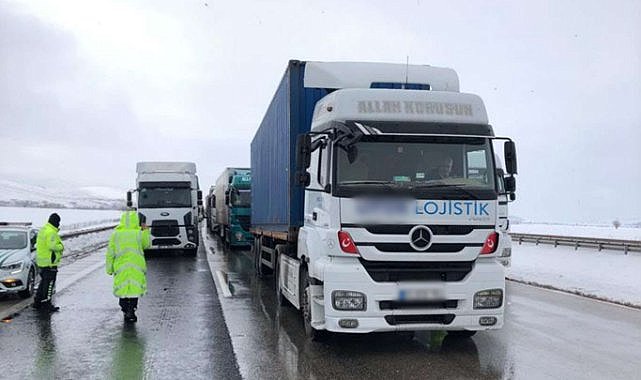 Antalya-Konya yolu tır ve kamyon geçişine izin verilmiyor