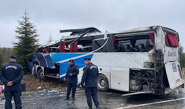 Yolcu otobüsü devrildi: Ölü ve yaralılar var